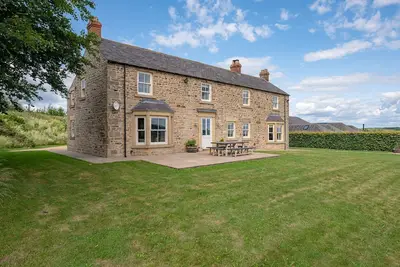 Image de The Farmhouse -  a house that sleeps 10 guests  in 5 bedrooms