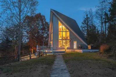 Image de Smoky Mountains Cabin w/ Lake Access & Game Room!