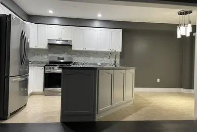 Image de Magnificent TownHouse in the heart of Mississauga.