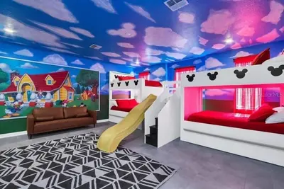 Image de 9br/5ba Game/Pool/Theater/Lakeview/Free waterpark Villa close to Disney