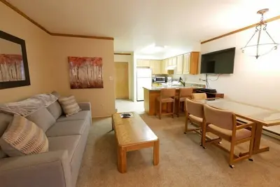 Lone Wolf Landing | Easy year-round escape