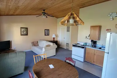 Image de #11 Thomas' Parkside Cottages, 1br Beachfront  w/ Huron views, Downtown location