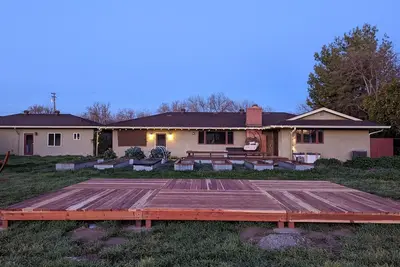 Image de Modern, Private Countryside House. Peaceful Nature, Non-Toxic Soaps & Cleaners.