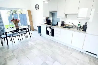 Immaculate 2 Bed House in Cambridge