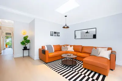 Image de Modern terrace, top location, city views