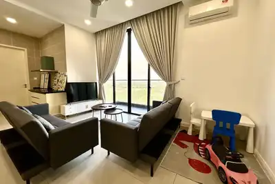 Image de D'pristine residence 4 bedder condo opp medini mall and legoland (13 pax)