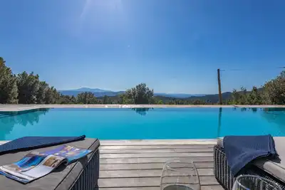 Image de Independent villa, sleeps 10, with pool.