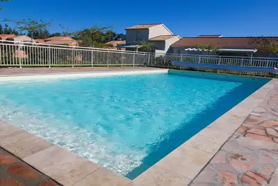 Image de Villa climatisée T3 piscine chauffée accès direct à la plage de Prunete