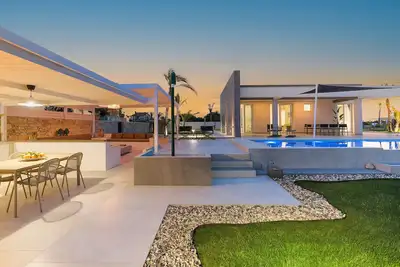 Image de Great villa with pool, sea walking distance, in San Lorenzo