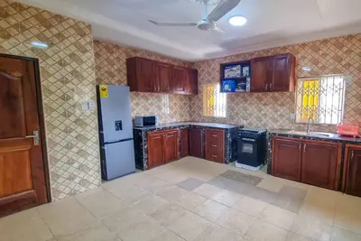 Image de B's Classic & Cozy Apartments spacious and luxurious serene home away from home.