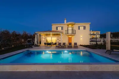 Image de Villa avec piscine et climatisation