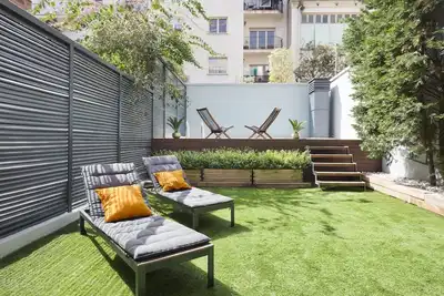 Image de Duplex avec jardin et piscine privée pour 10
