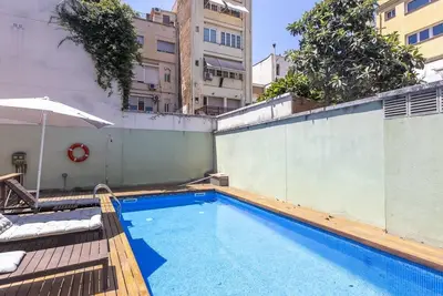 Image de Appartement avec terrasse et piscine, pour 10