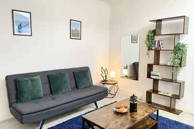 Image de Cosy ground floor prenton flat close to Liverpool and Tranmere Football Club