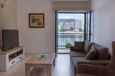 Image de Beachfront Seaview Apartment in Rafailovici