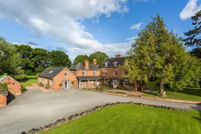 Image de Monnington House & Cottages 12 spacious bedrooms 12 bathrooms Great for groups