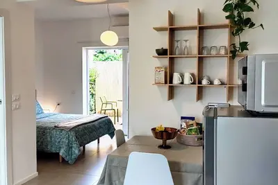 Image de Studio Idéal: Neuf, Bus à Côté, Parking privé