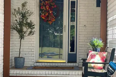 Image de Fountain of Life Home\nEV Charger Level 2\nFamily-friendly 3 bedroom-2 bath