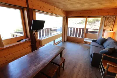 Image de 300m du centre station, 2ème étage, balcon, télévision, casier à ski, 40m², Tignes