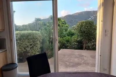 Image de T3 en rez de villa dans le village d'Alata!