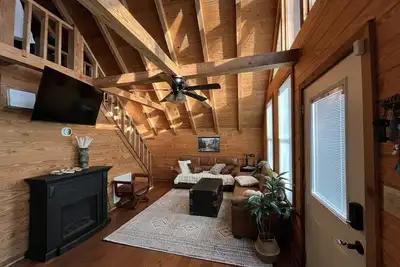 Image de Fisherman's Paradise & Family Fun Cabin Just Minutes to PickwickLake & StatePark