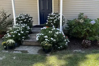 Image de Lakeside Retreat: Family Escape for Boating, Fishing, and Relaxation