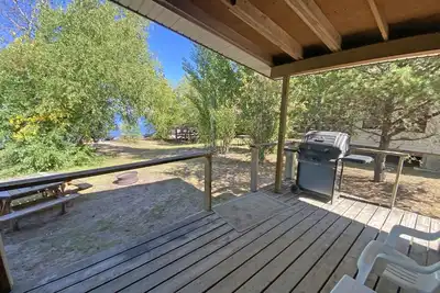 Image de \"Deja Blue\" Breezy beachfront bliss!