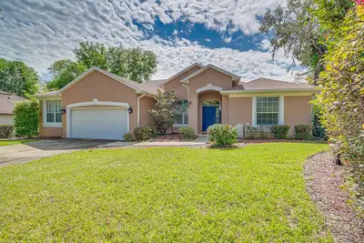 Image de 1 Mi to Rainbow Springs State Park: Home w/ Lanai!