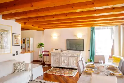 Image de A \"Little Ancient World\" in the heart of Verona's historic center