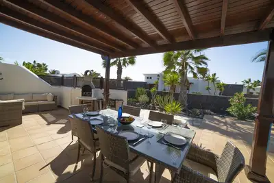 Image de Sensational Playa Blanca Villa | 3 Bedrooms | Villa Myoga | Spacious Sun Terrace | Outdoor Pool and Bbq | Montana Roja