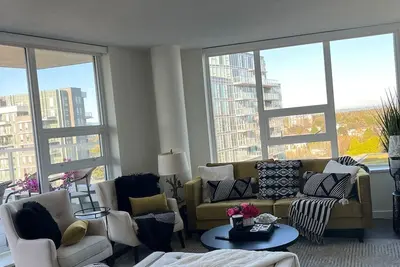 Image de A Brand New Luxury apartment in Richmond, 200 mts from Skytrain and Mall.