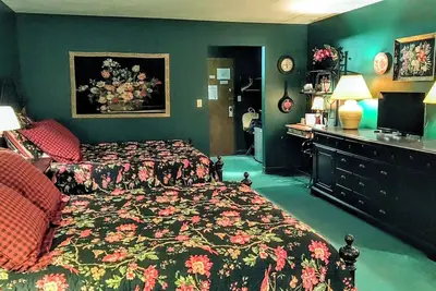 Image de The Vintage Elkhart Lake Room First Floor