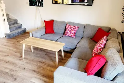 King Bed, Great Location, Close to City Centre/3Arena With Free Private Parking!