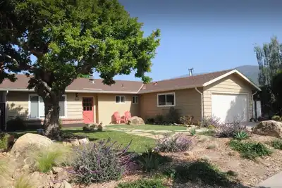 Image de 3bd 2ba Minutes from the beach!