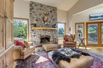 Image de AlpenChalet | Rainier View | 3 Bed, 2. 5 Bath