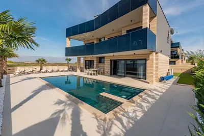 Image de Belle maison de 5 chambres à Privlaka