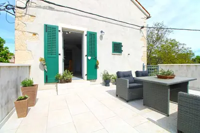 Image de Studio apartment 2323/109271 (Istria - Svetvinčenat), 28500m from the beach