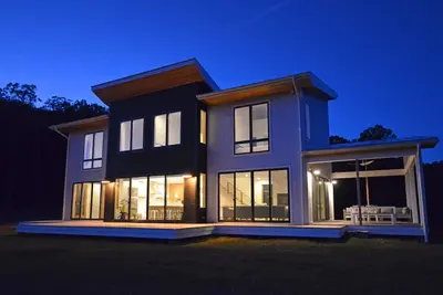 Image de Lost River Solar - Contemporary 4 bedrooms + 2 lofts