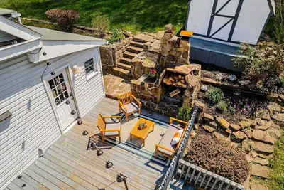 Image de Downtown Hillside Cottage