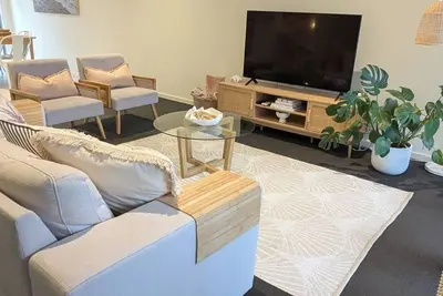 Image de Stay @Seasalt3931  - Walking distance to the Shops, Dining & Beach!