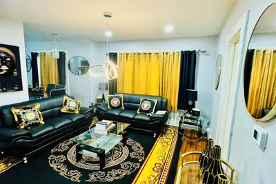 Image de Newly Beautiful renovated first floor apartment getaway