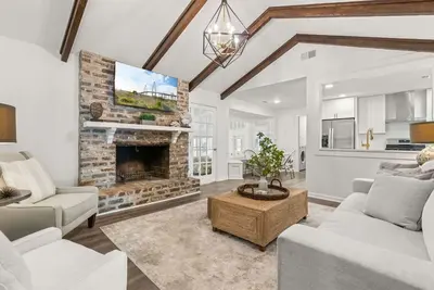 Image de Spacious Retreat with Pool