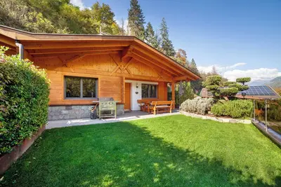 Image de Chalet 'Jasmin' avec vue sur la montagne, piscine partagée et Wi-Fi