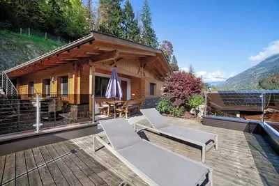 Image de Chalet 'Rose' avec vue sur les montagnes, piscine partagée et Wi-Fi