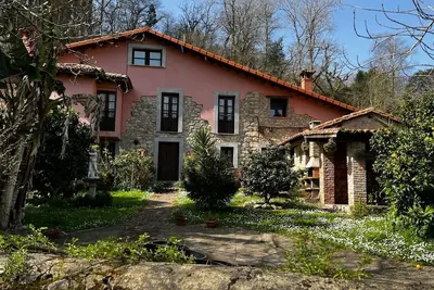 Image de Maison de vacances 'Caseron De Pontigu' avec vue sur les montagnes, terrasse privée et Wi-Fi