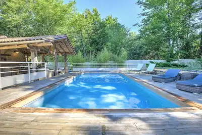 Image de \" Chalet  De Léonie Et Julie\" – Évasion Nature avec Piscine Privée, Spa & Confort