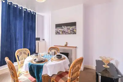 Image de Lovely large 2-Bed House with 2 Reception Rooms