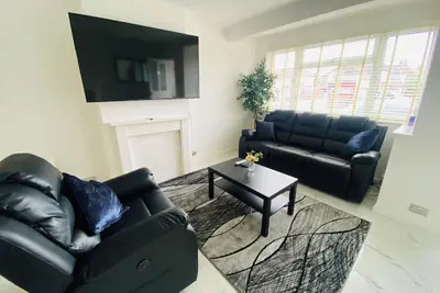 Image de Inviting 4-Bed House in Leeds