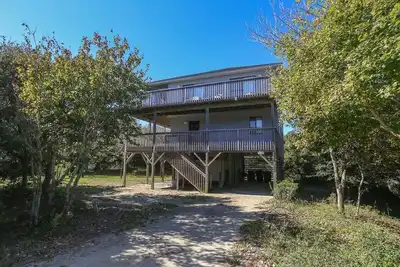 Image de Deja Vu - 4 bed Obx beach rental. Perfect for families! Dogs allowed.