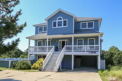 Sunset Views, over 3, 500 square feet, pool and hot tub!